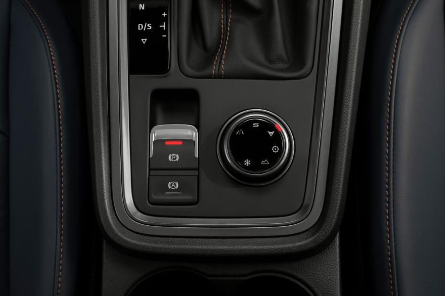 Детали интерьера Cupra Ateca 2020 года  (WW) (фото 7 из 40)